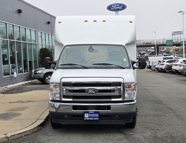 New 2027 Ford E-350 - photo 7