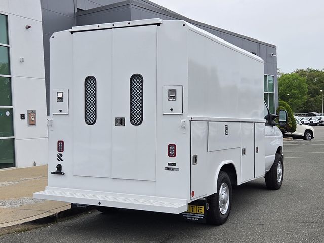 New 2026 Ford E-350 - photo 5