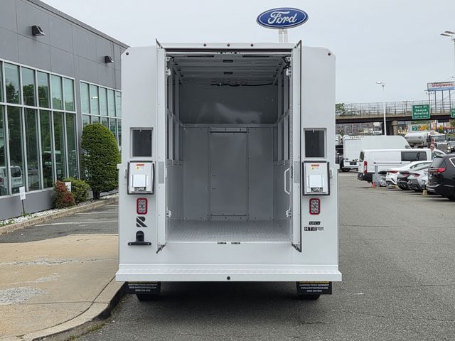 New 2026 Ford E-350 - photo 32