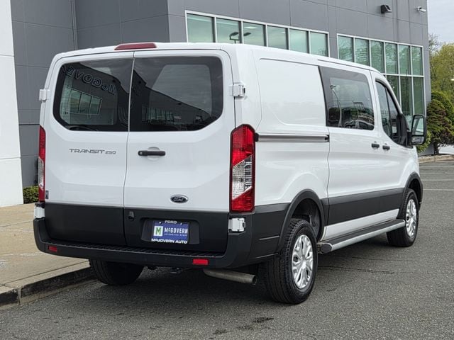 Used 2025 Ford Transit 250 - photo 5