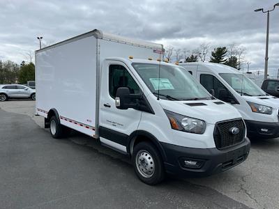   14 foot box truck morgan olsen. Cab and chassis, NOT a cutaway. for sale #1721200 - photo 1