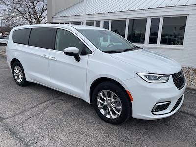 2023 Chrysler Pacifica AWD Minivan for sale #C260000A - photo 1