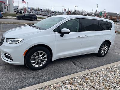 2023 Chrysler Pacifica AWD Minivan for sale #C260000A - photo 2