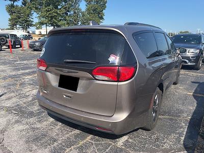 2018 Chrysler Pacifica FWD Minivan for sale #J250592A - photo 2