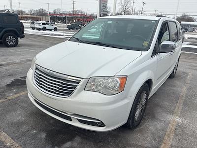 Used 2015 Chrysler Town and Country Minivan for sale #J251041A - photo 2