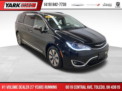 Used 2018 Chrysler Pacifica Hybrid Limited FWD Minivan for sale #JP31584 - photo 1