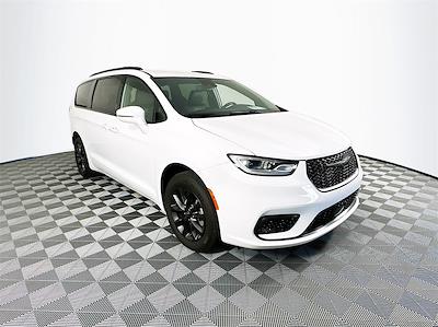 Used 2021 Chrysler Pacifica Touring L AWD Minivan for sale #JP31643 - photo 1