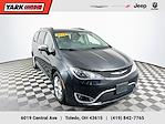 2018 Chrysler Pacifica FWD Minivan for sale #JP34616A - photo 1