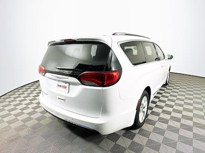 Used 2018 Chrysler Pacifica Touring L Minivan for sale #JP35438A - photo 2