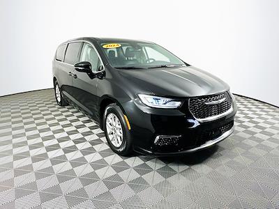Used 2024 Chrysler Pacifica Touring L Minivan for sale #JP35601 - photo 2