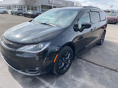 Used 2018 Chrysler Pacifica - photo 1