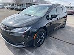 2018 Chrysler Pacifica FWD Minivan for sale #JP35601A - photo 2