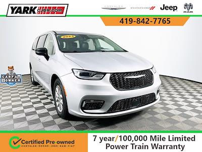 Used 2024 Chrysler Pacifica Touring L Minivan for sale #JP35634 - photo 1