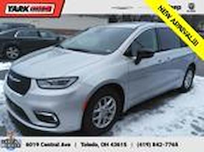 Used 2024 Chrysler Pacifica Touring L Minivan for sale #JP35749 - photo 1