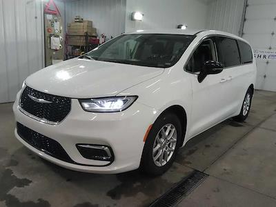 Used 2024 Chrysler Pacifica Touring L Minivan for sale #JP35751 - photo 2