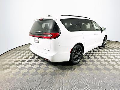 Used 2025 Chrysler Pacifica Limited Minivan for sale #JP35840 - photo 2