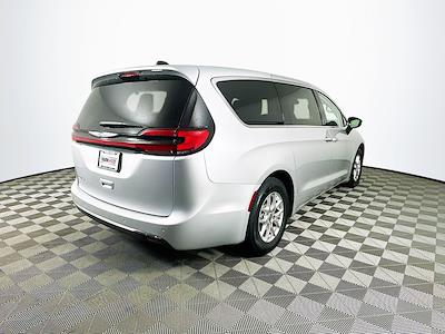 Used 2024 Chrysler Pacifica - photo 1