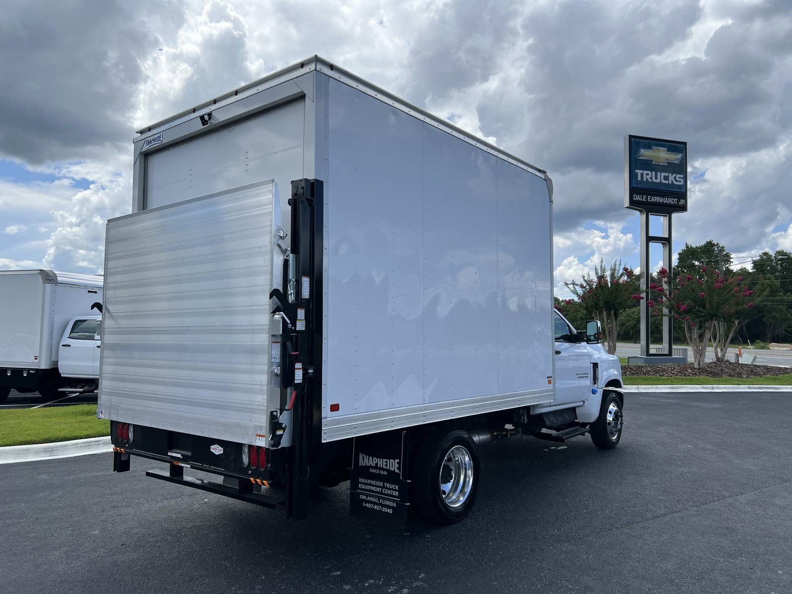 2023-chevrolet-silverado-6500-