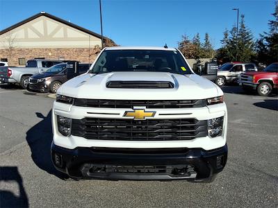 Used 2024 Chevrolet Silverado 2500 - photo 1