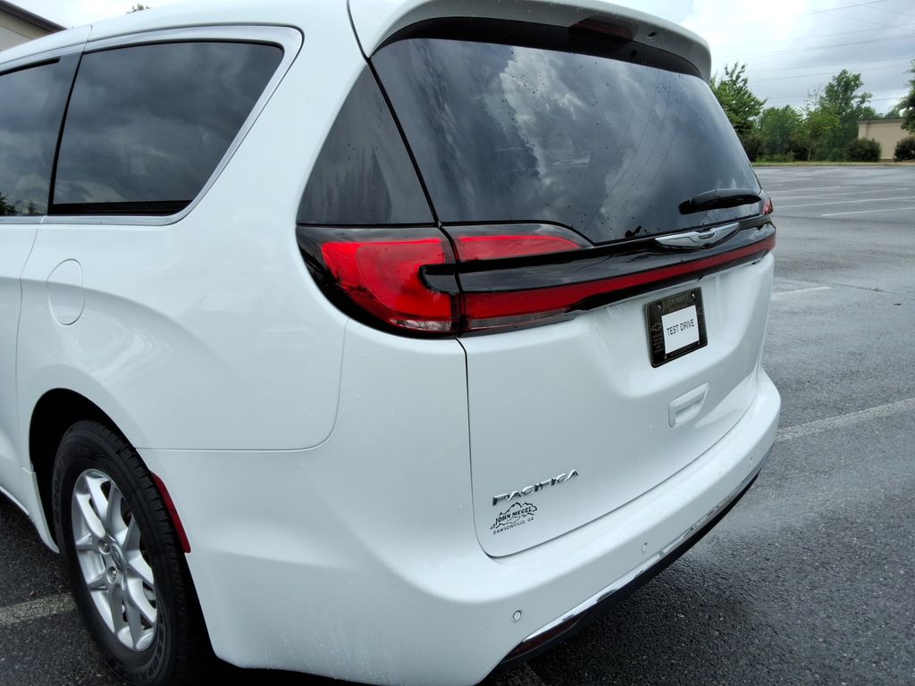 Used 2024 Chrysler Pacifica - photo 15