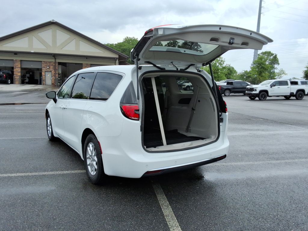 Used 2024 Chrysler Pacifica - photo 17