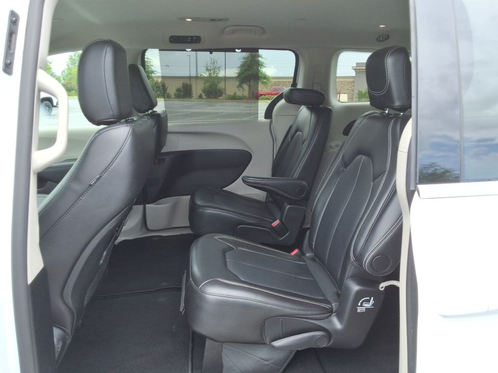 Used 2024 Chrysler Pacifica - photo 20
