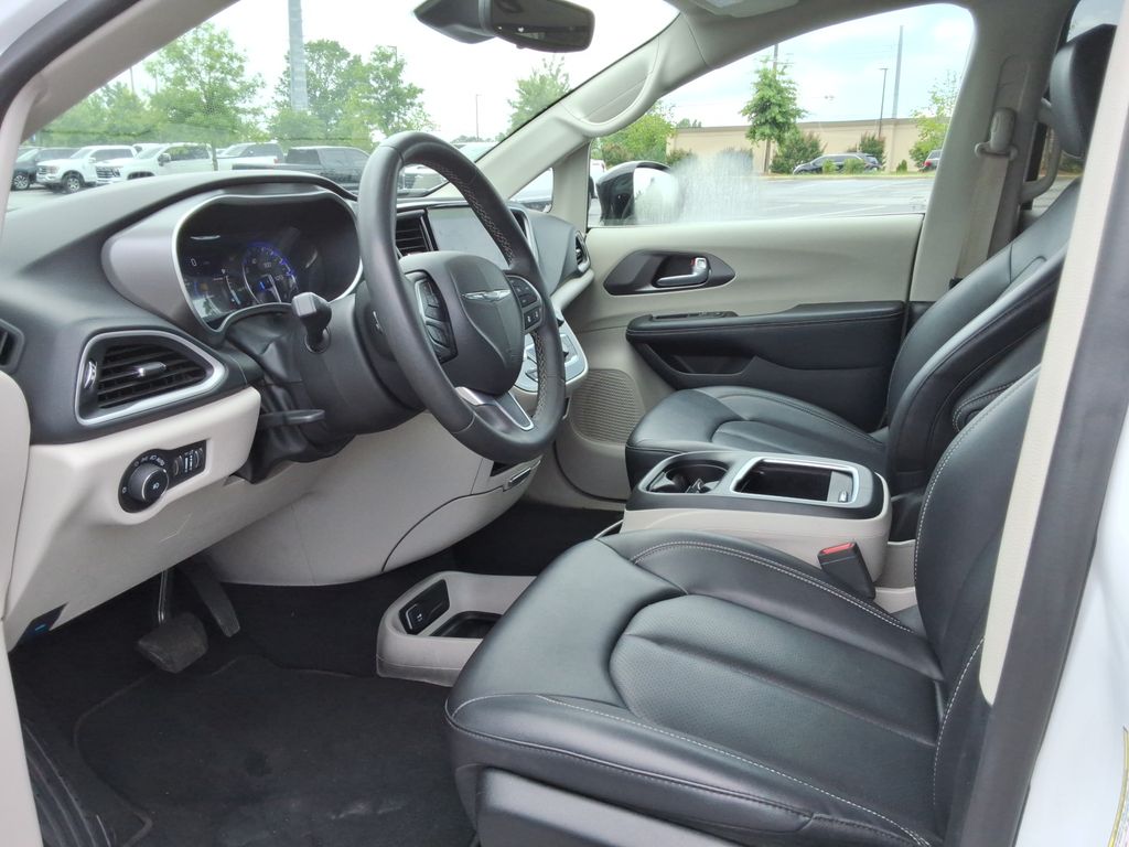Used 2024 Chrysler Pacifica - photo 24