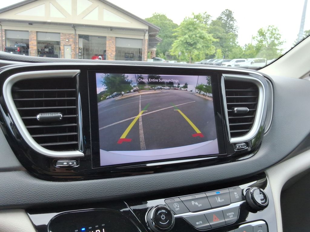 Used 2024 Chrysler Pacifica - photo 33