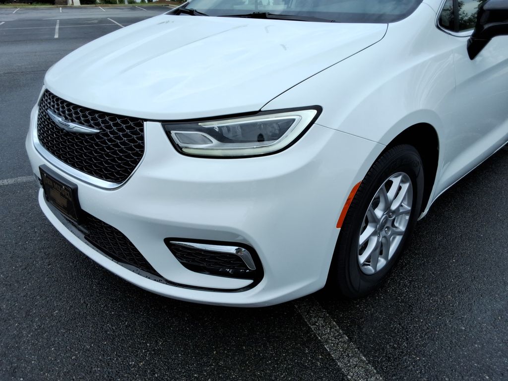 Used 2024 Chrysler Pacifica - photo 11