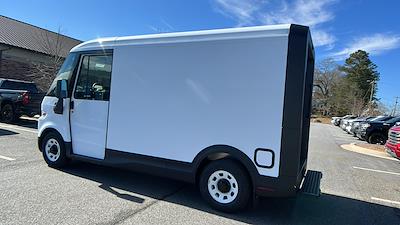 2025 Chevrolet BrightDrop 400 Standard Roof FWD, Step Van / Walk-in for sale #E259000 - photo 2