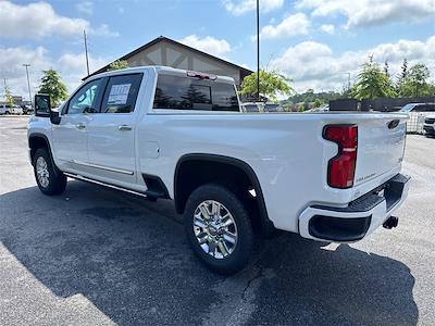 New 2025 Chevrolet Silverado 3500 High Country Crew Cab 4x4 Pickup for sale #T252745 - photo 2
