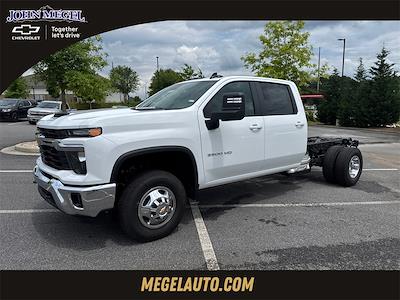 New 2025 Chevrolet Silverado 3500 LT Crew Cab 4x4 60 CA Cab Chassis for sale #T252779 - photo 1