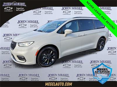 2021 Chrysler Pacifica FWD Minivan for sale #T252888A - photo 1