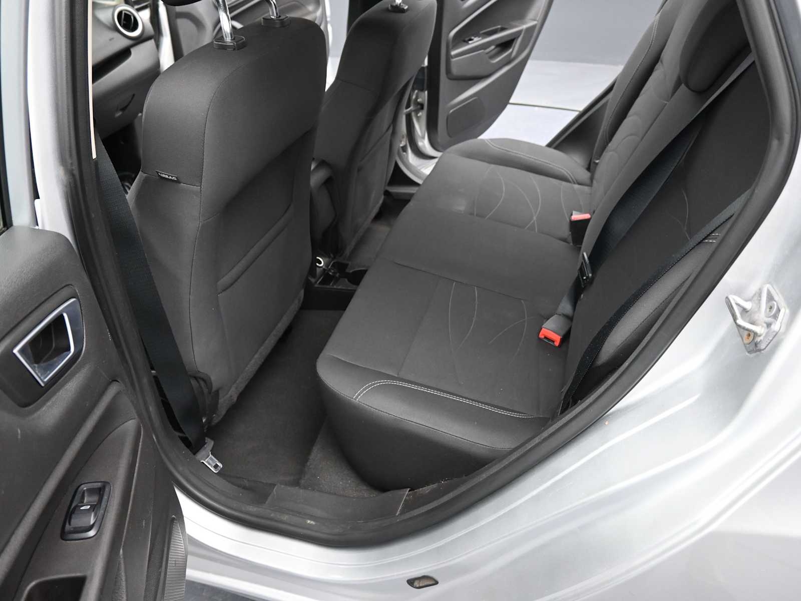Used 2016 Ford Fiesta - photo 15