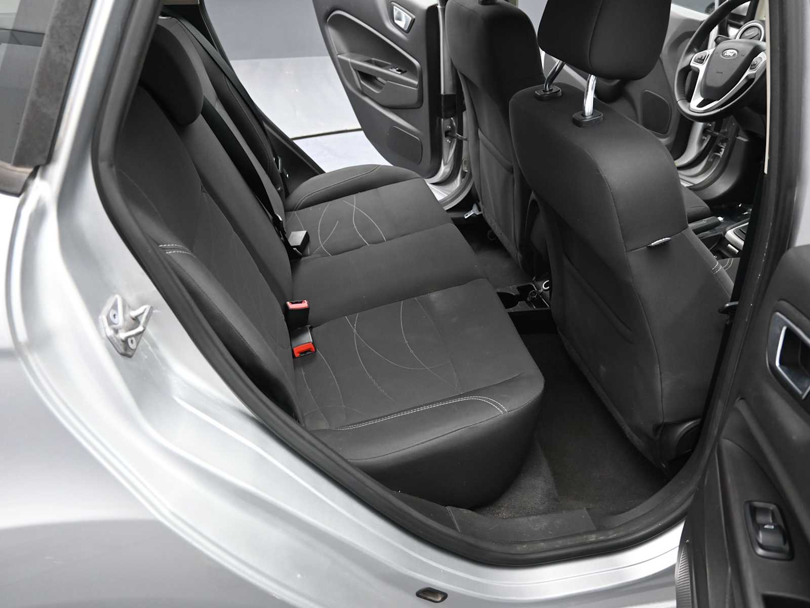Used 2016 Ford Fiesta - photo 17