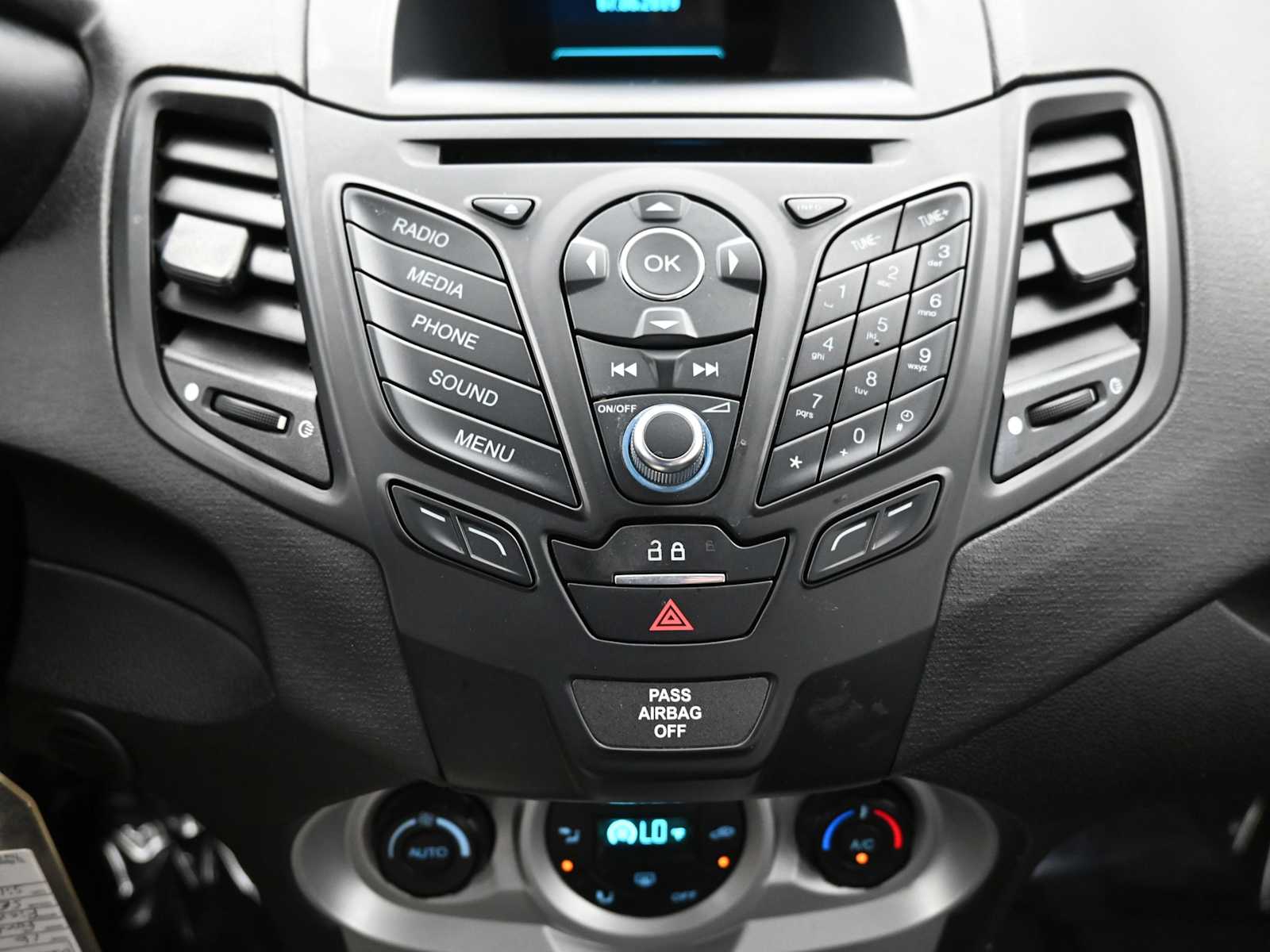 Used 2016 Ford Fiesta - photo 24