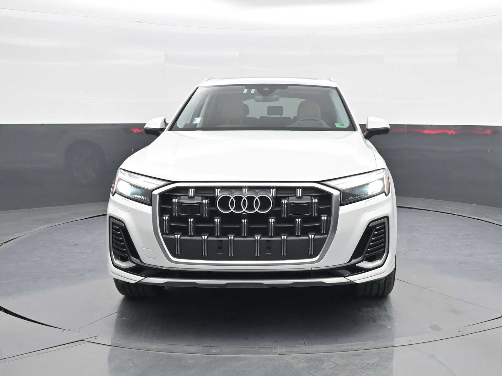 Used 2025 Audi Q7 - photo 5