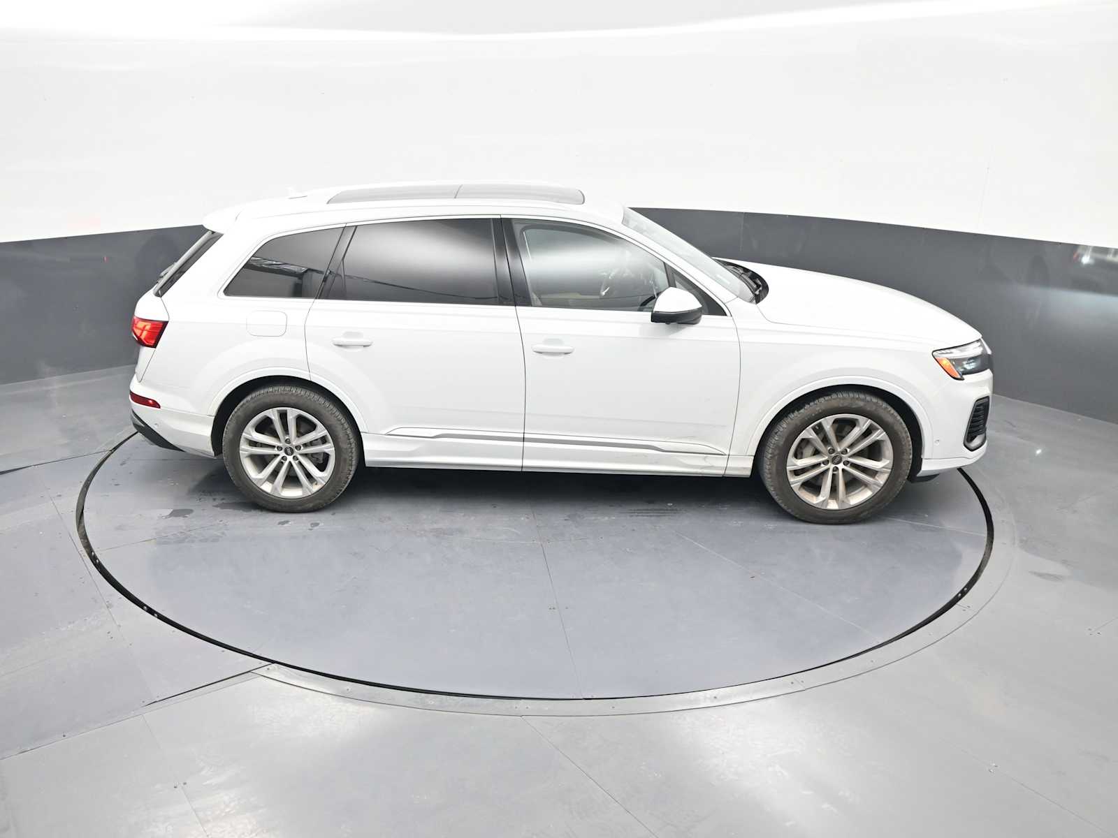Used 2025 Audi Q7 - photo 35