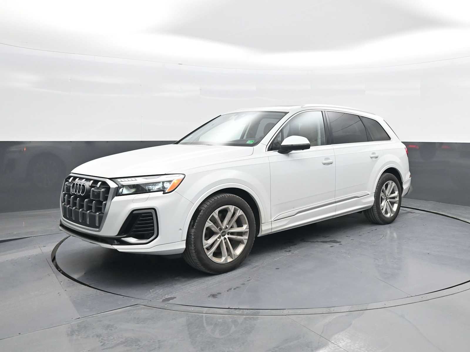 Used 2025 Audi Q7 - photo 6