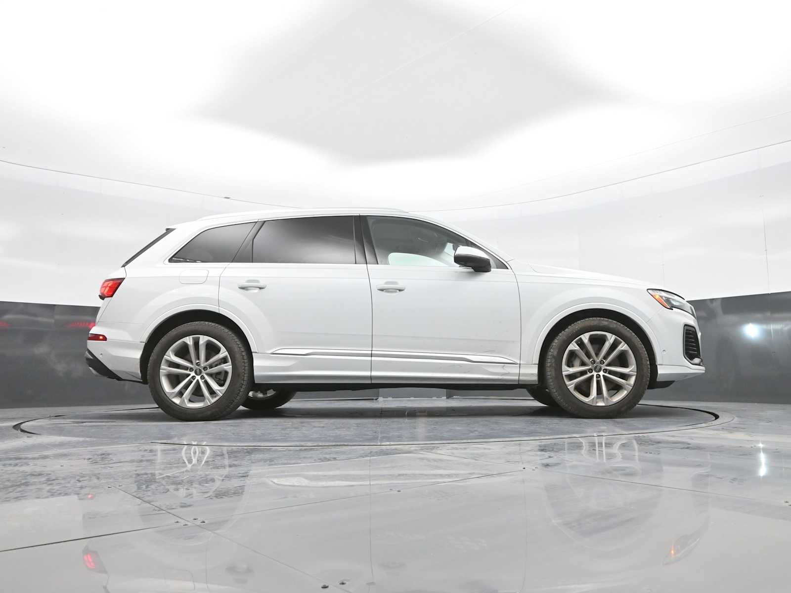 Used 2025 Audi Q7 - photo 43