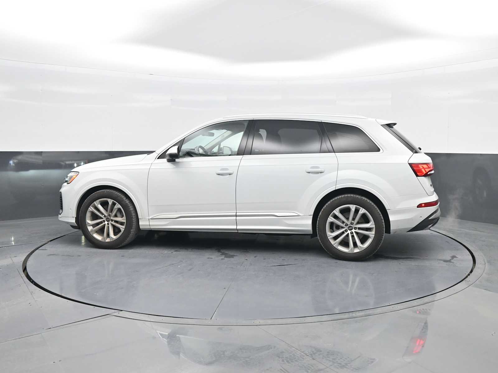 Used 2025 Audi Q7 - photo 7