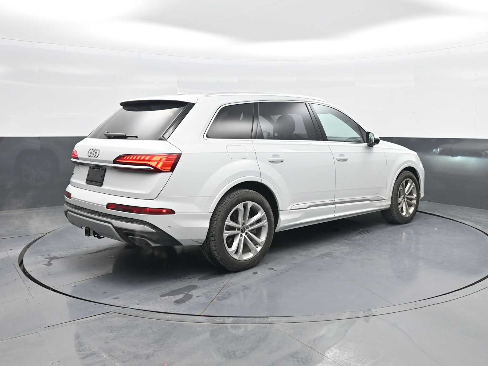 Used 2025 Audi Q7 - photo 10