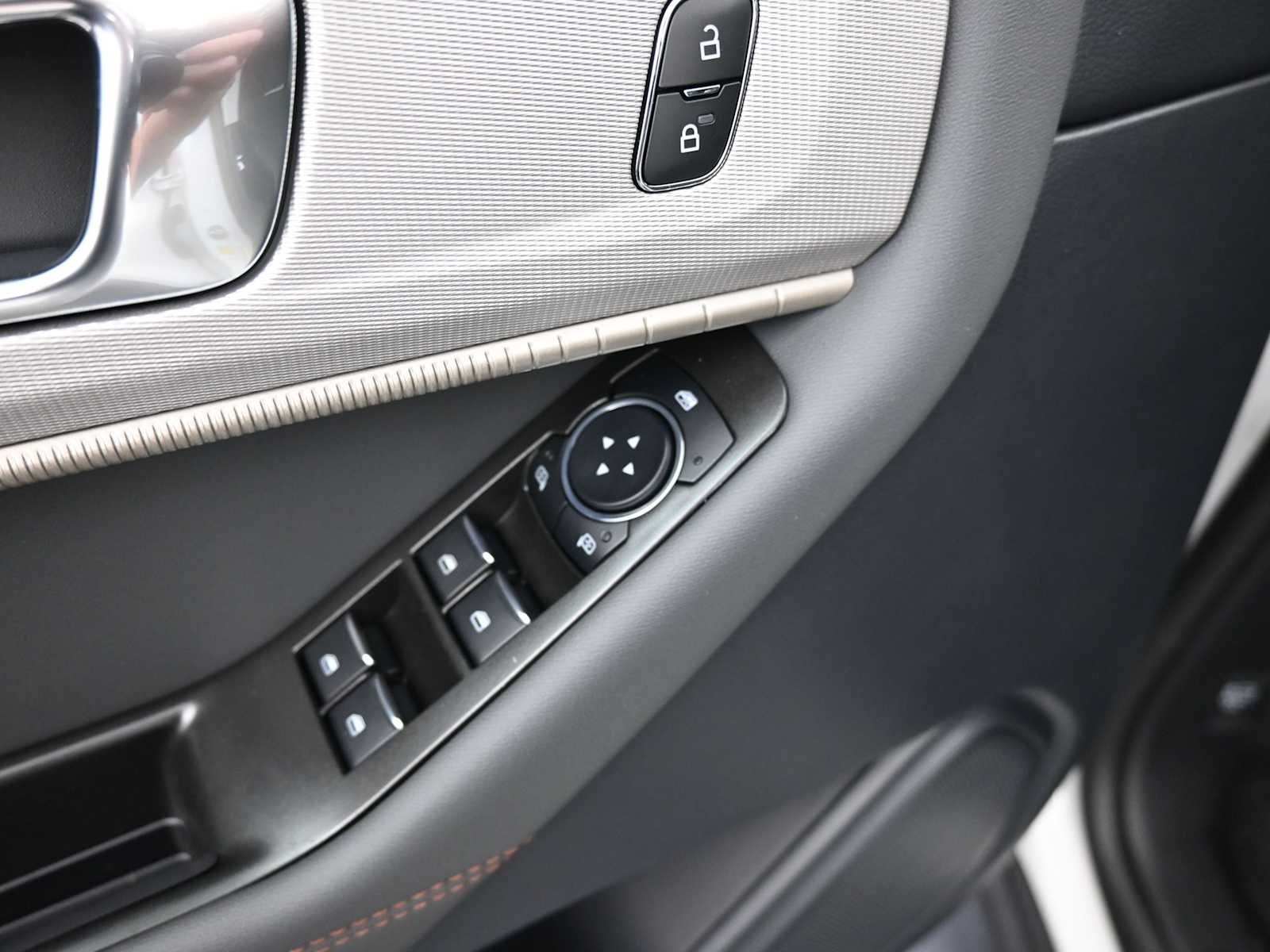 New 2026 Ford Explorer - photo 23