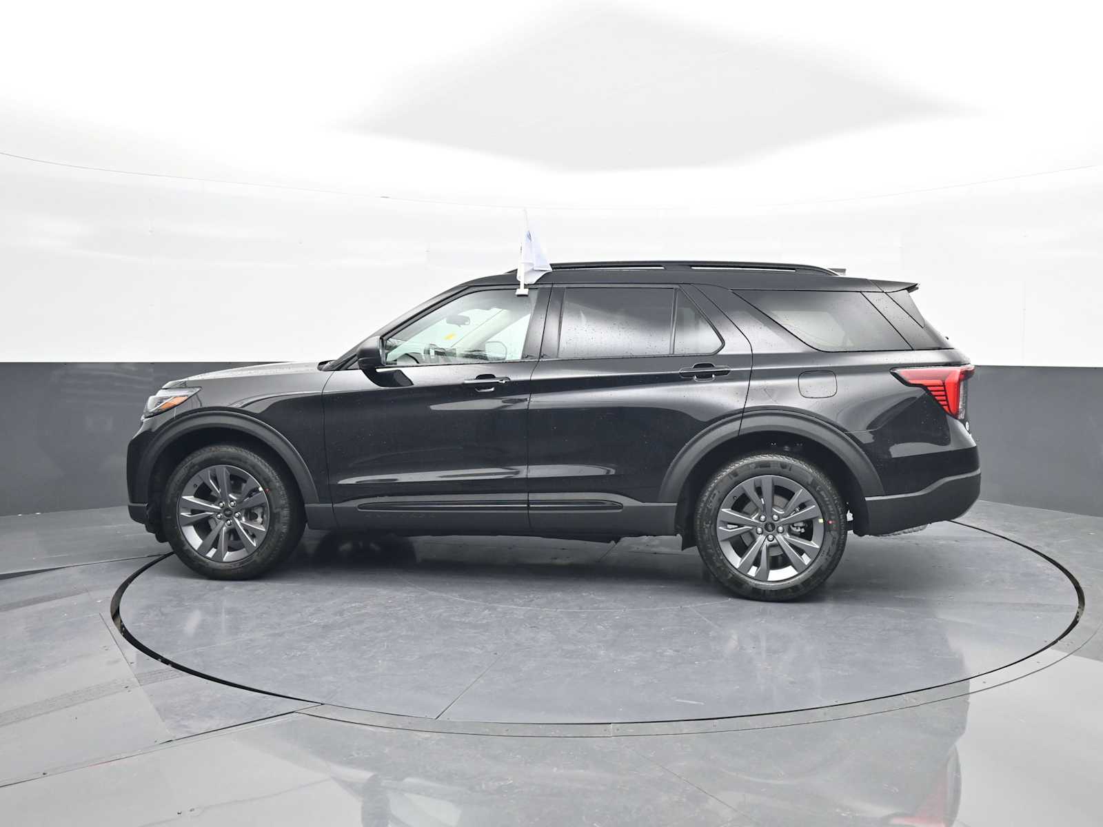New 2026 Ford Explorer - photo 8