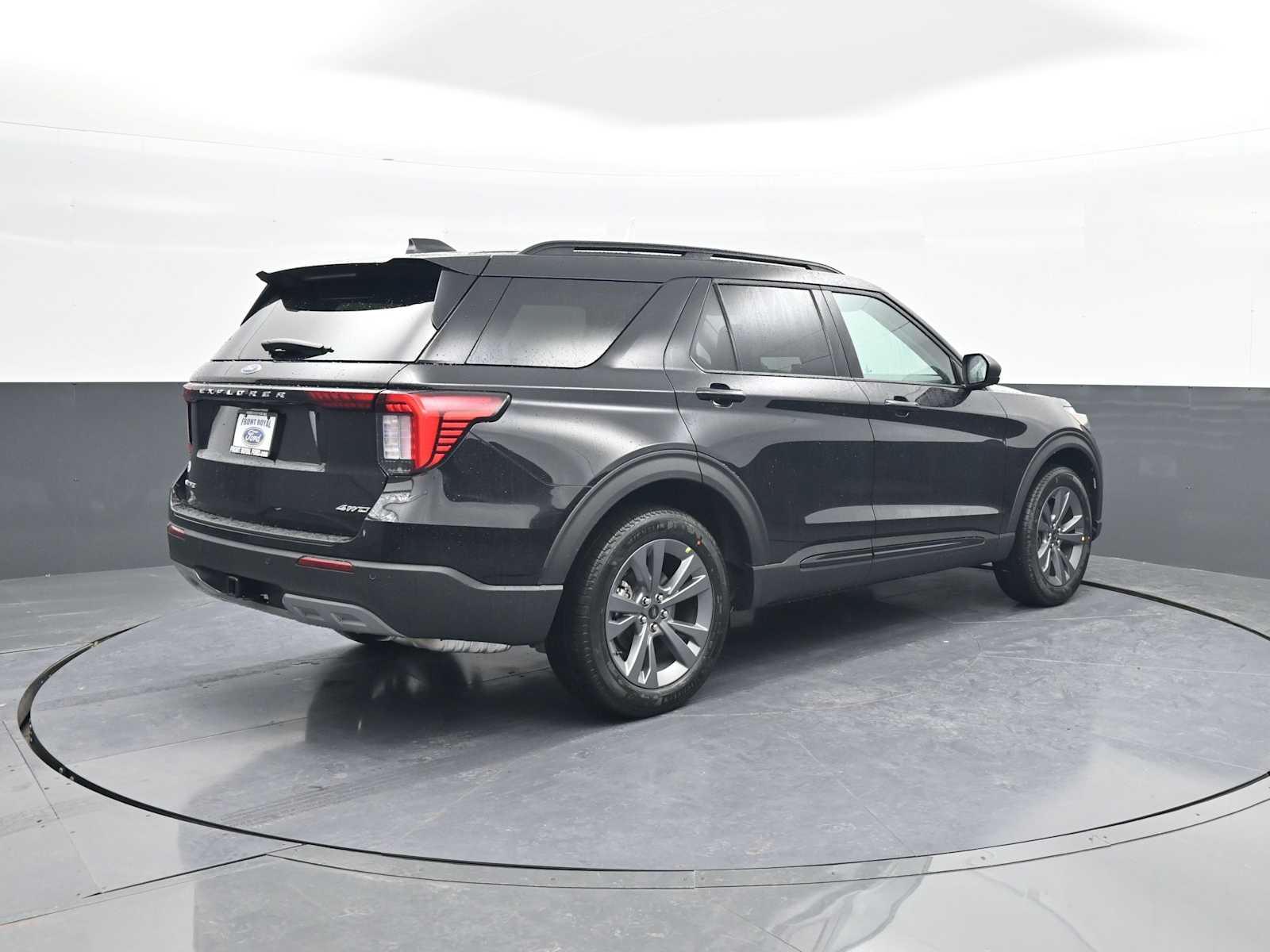 New 2026 Ford Explorer - photo 2