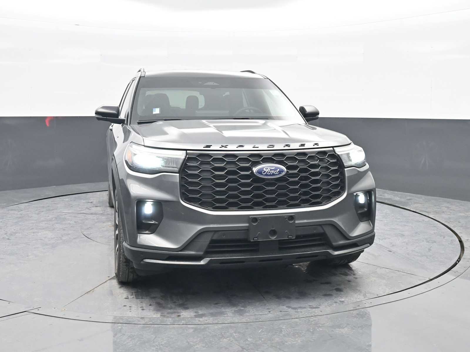 Used 2025 Ford Explorer - photo 6