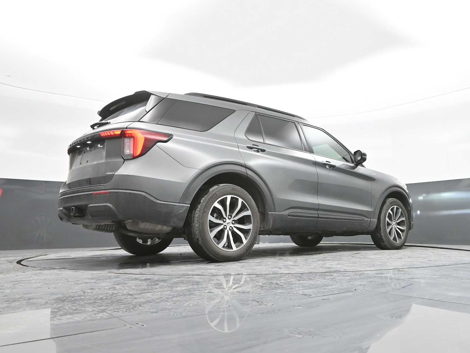 Used 2025 Ford Explorer - photo 43