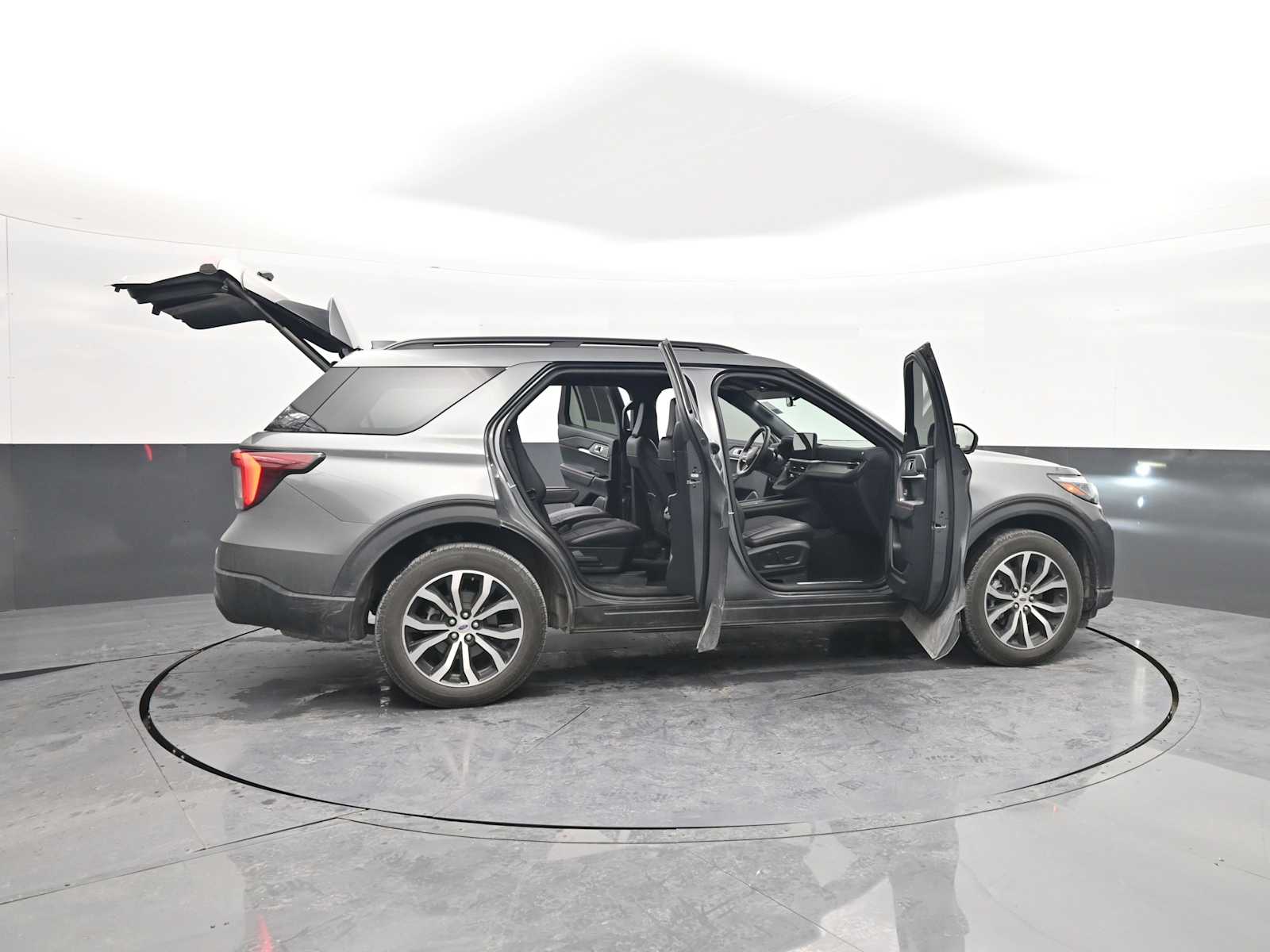 Used 2025 Ford Explorer - photo 47