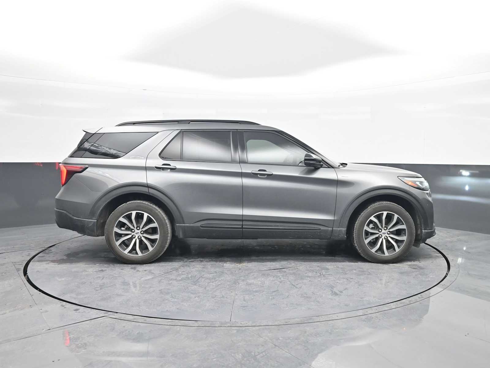 Used 2025 Ford Explorer - photo 11