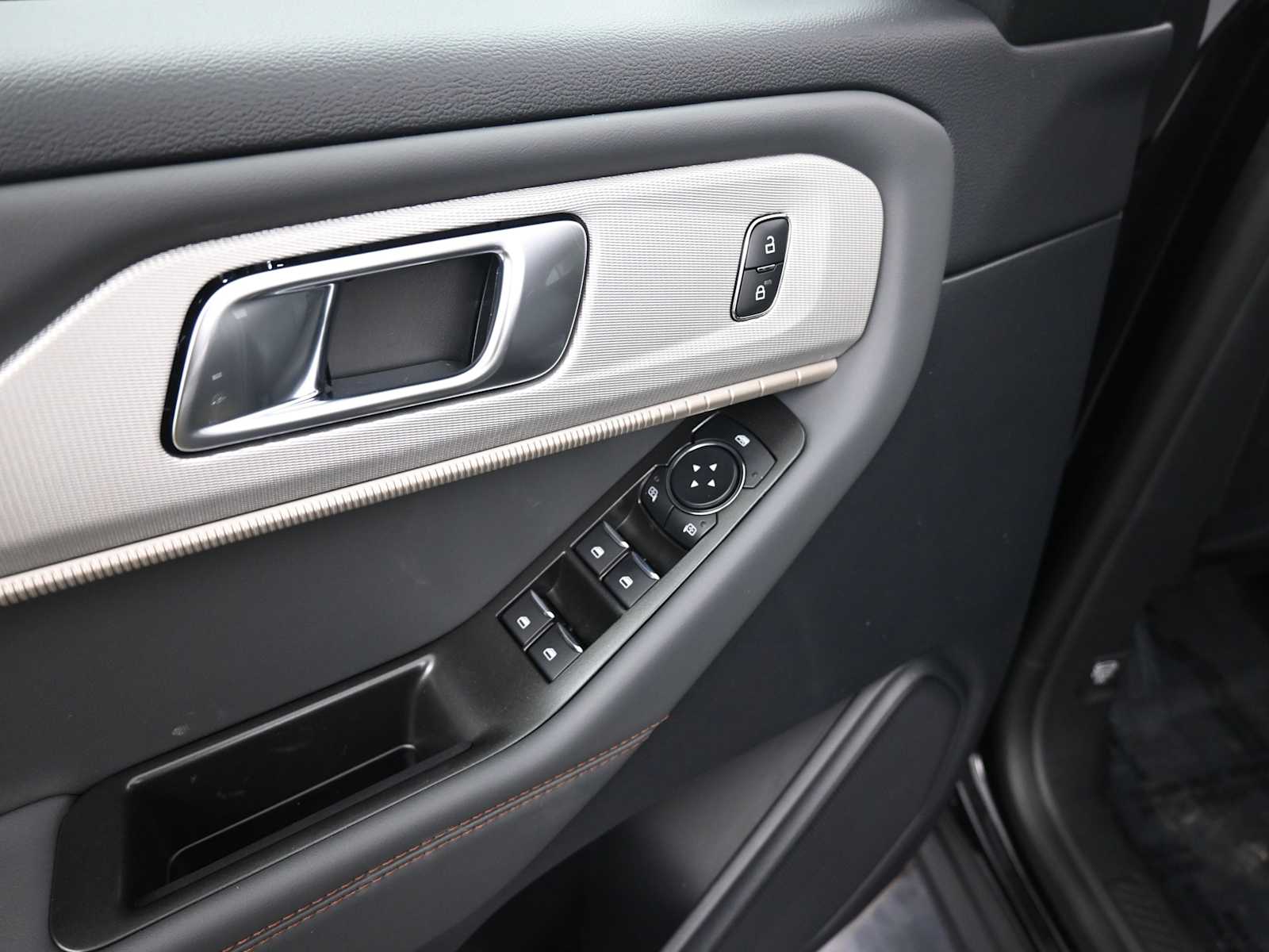 New 2026 Ford Explorer - photo 26